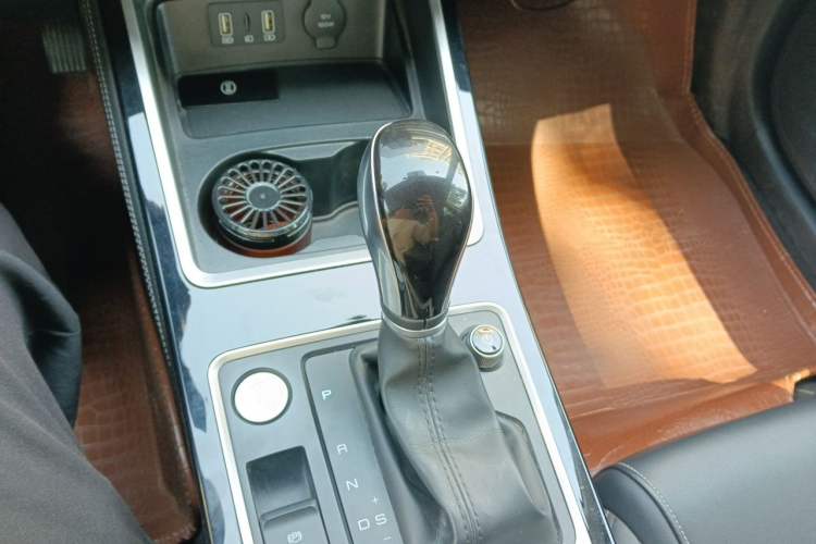 Used BYD Qin 2019 1.5L Automatic Prestige Model Gear Lever