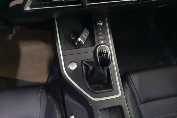 Used BYD Qin 2019 1.5L Manual Luxury Version Gear Lever