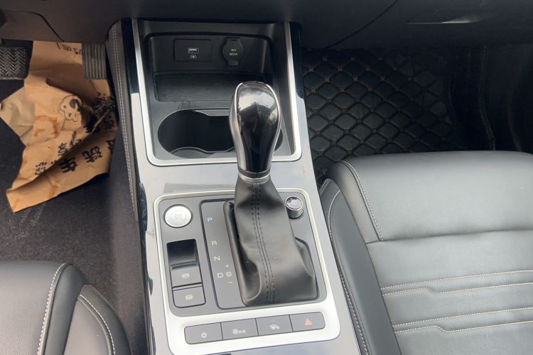 Used BYD Qin 2019 1.5L Automatic Luxury Model Gear Lever
