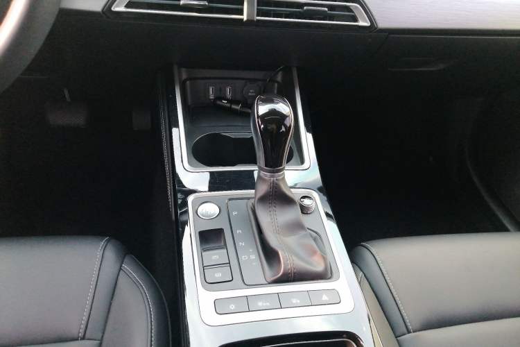 Used BYD Qin 2019 1.5L Automatic Prestige Model Gear Lever