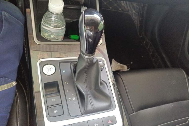Used BYD Qin 2019 1.5L Automatic Luxury Model Gear Lever