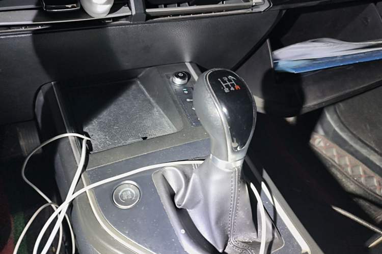 Used BYD Qin 2019 1.5L Manual Luxury Version Gear Lever