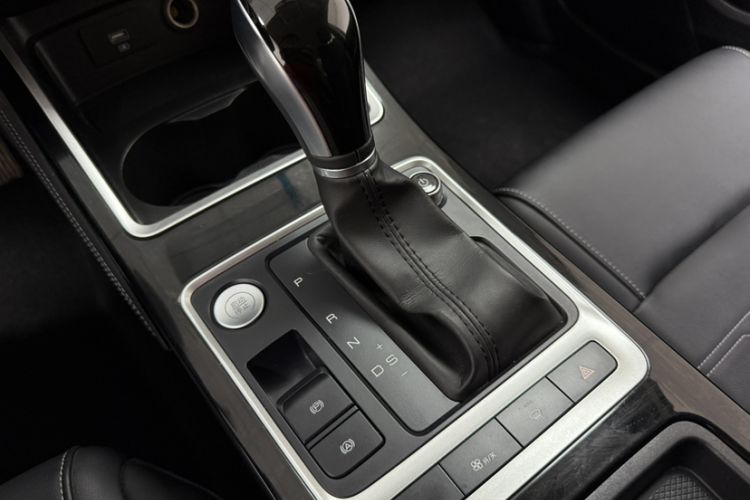 Used BYD Qin 2019 1.5L Automatic Luxury Model Gear Lever