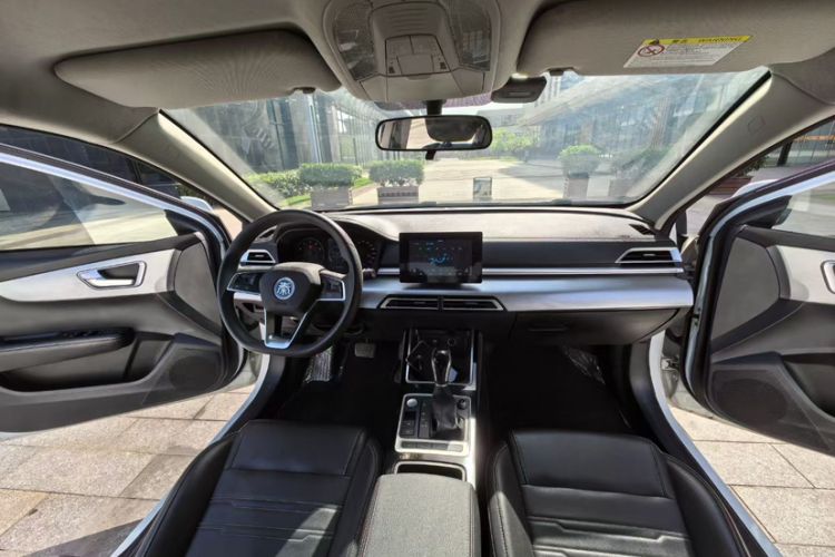 Used BYD Qin 2019 1.5L Automatic Luxury Model Interior 1