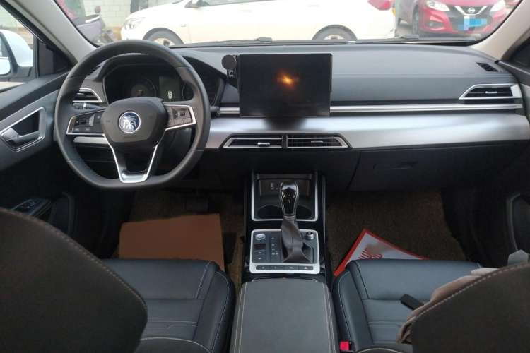 Used BYD Qin 2019 1.5L Automatic Prestige Model Interior 1
