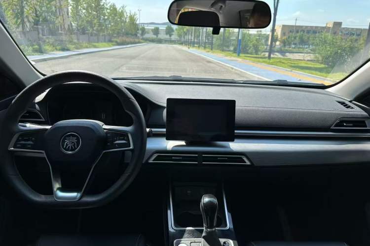 Used BYD Qin 2019 1.5L Automatic Luxury Model Interior 1