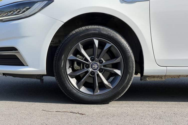 Used BYD Qin 2019 1.5L Automatic Luxury Model Interior 10