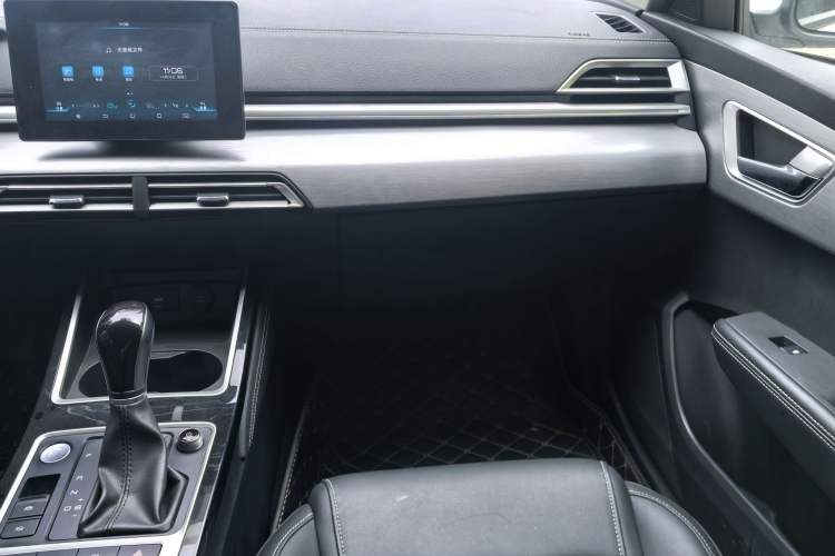 Used BYD Qin 2019 1.5L Automatic Luxury Model Interior 12