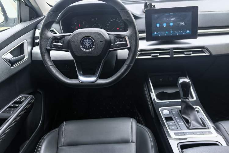 Used BYD Qin 2019 1.5L Automatic Luxury Model Interior 13