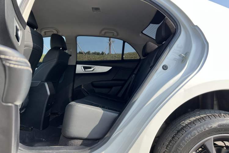 Used BYD Qin 2019 1.5L Automatic Luxury Model Interior 14