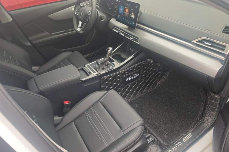 Used BYD Qin 2019 1.5L Automatic Prestige Model Interior 2
