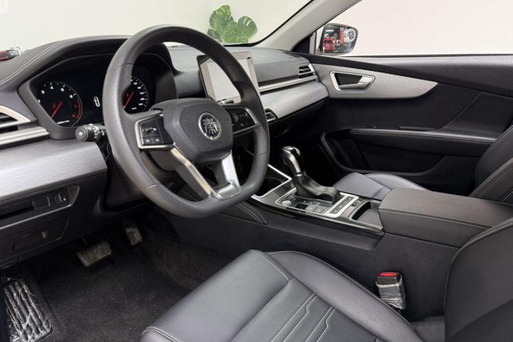 Used BYD Qin 2019 1.5L Automatic Luxury Model Interior 2