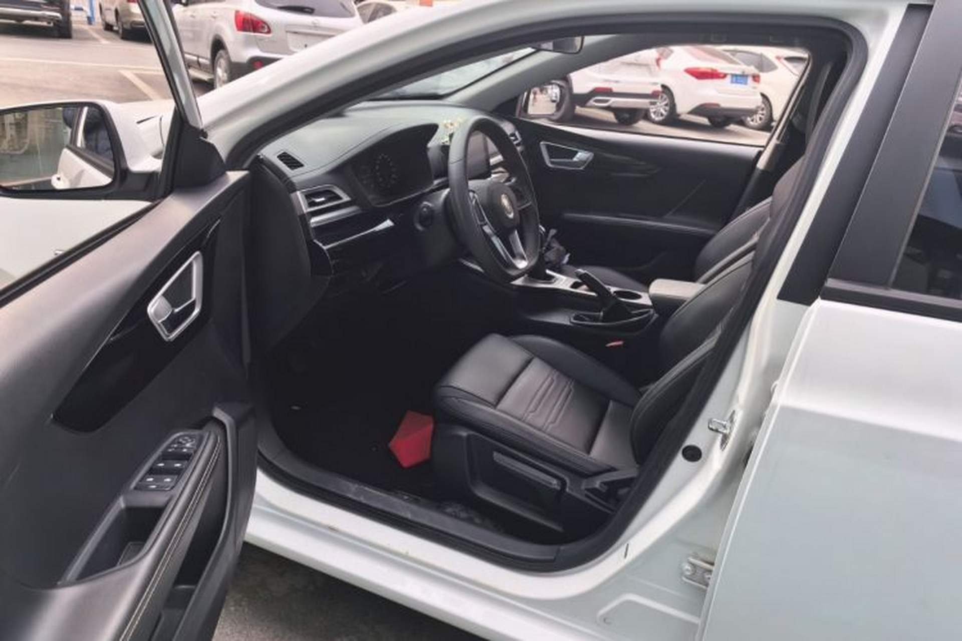 Used BYD Qin 2019 1.5L Manual Luxury Version Interior 3
