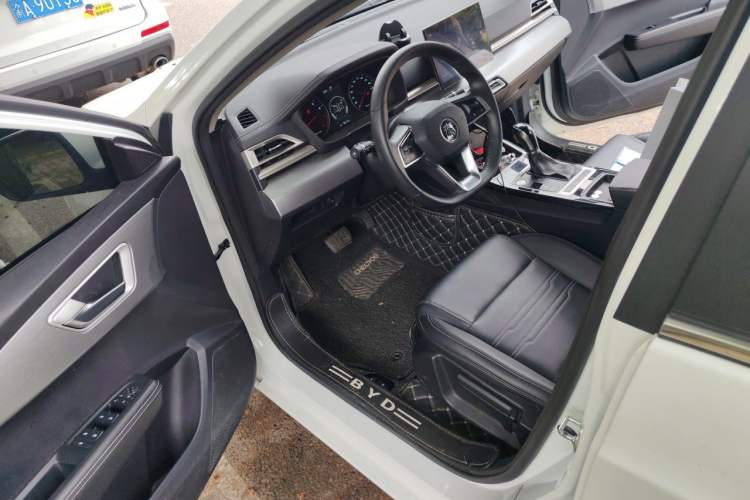 Used BYD Qin 2019 1.5L Automatic Prestige Model Interior 3
