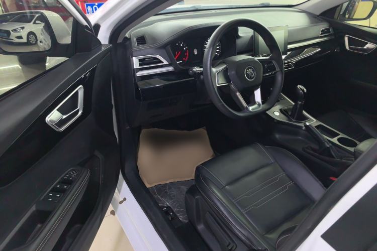 Used BYD Qin 2019 1.5L Manual Luxury Version Interior 3