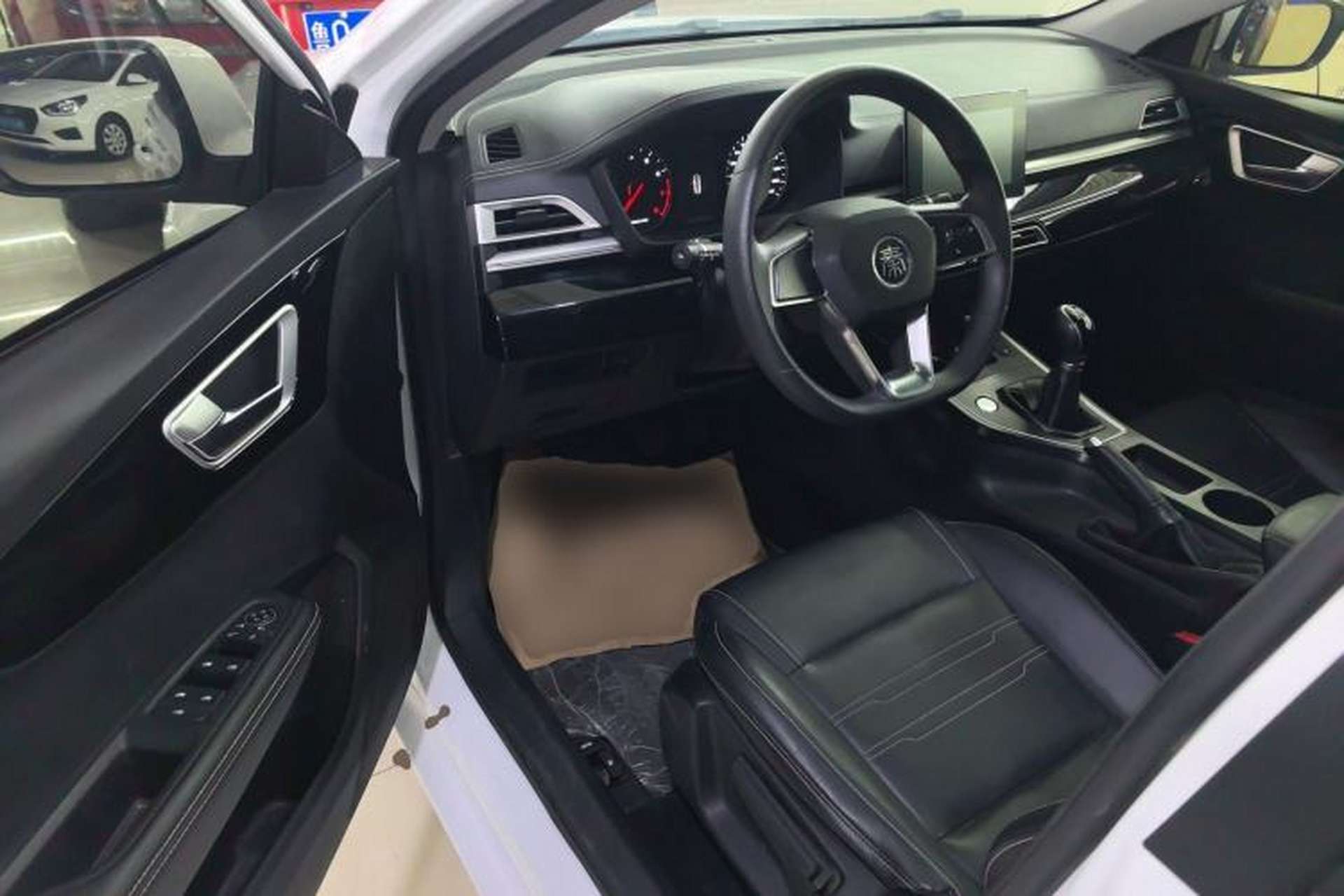 Used BYD Qin 2019 1.5L Manual Luxury Version Interior 3