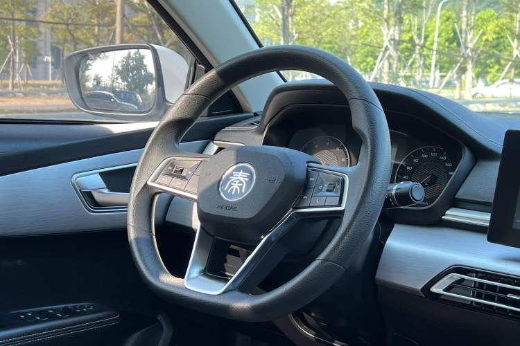 Used BYD Qin 2019 1.5L Automatic Luxury Model Interior 3