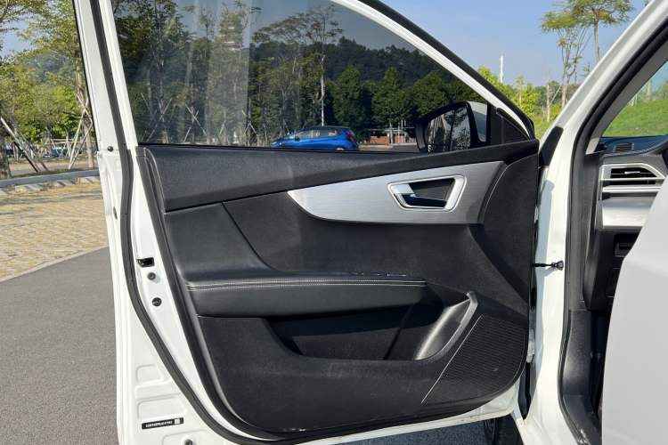 Used BYD Qin 2019 1.5L Automatic Luxury Model Interior 4
