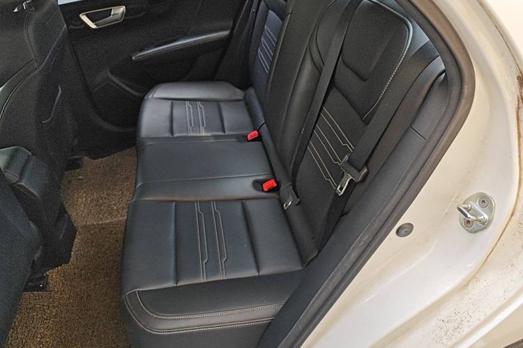 Used BYD Qin 2019 1.5L Manual Luxury Version Interior 4