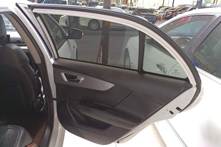 Used BYD Qin 2019 1.5L Automatic Luxury Model Interior 6
