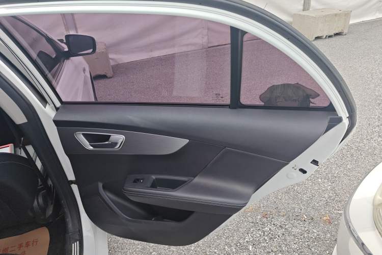 Used BYD Qin 2019 1.5L Automatic Luxury Model Interior 6