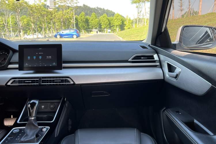 Used BYD Qin 2019 1.5L Automatic Luxury Model Interior 7