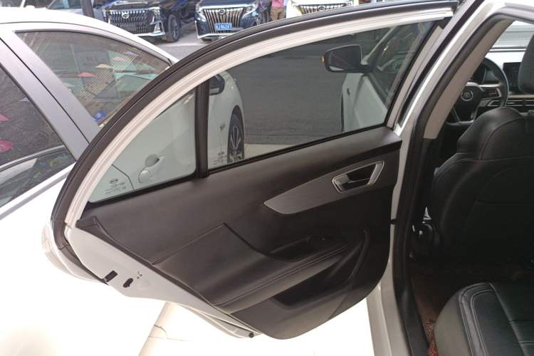 Used BYD Qin 2019 1.5L Automatic Luxury Model Interior 8