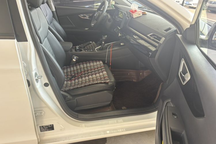 Used BYD Qin 2019 1.5L Manual Comfort Version Interior 8