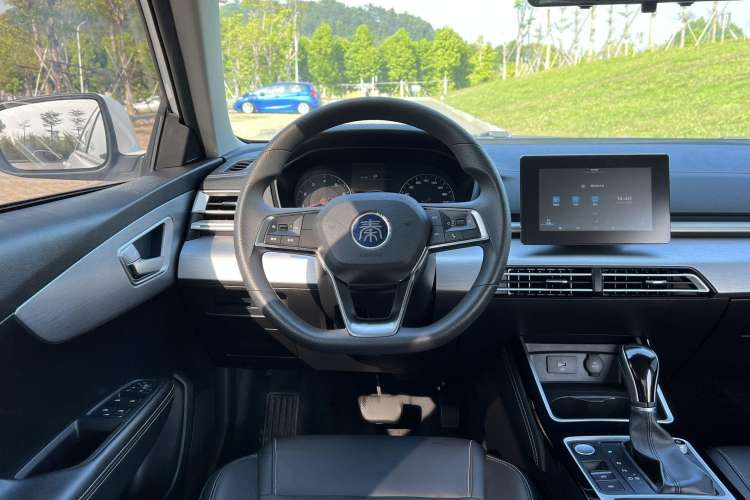 Used BYD Qin 2019 1.5L Automatic Luxury Model Interior 8
