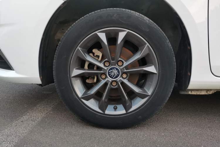Used BYD Qin 2019 1.5L Manual Luxury Version Left Front Wheel Hub