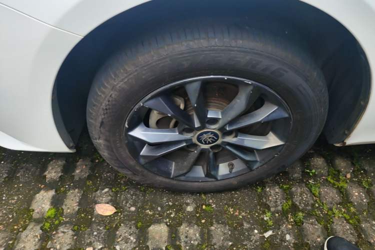 Used BYD Qin 2019 1.5L Automatic Luxury Model Left Front Wheel Hub