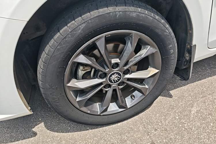 Used BYD Qin 2019 1.5L Automatic Prestige Model Left Front Wheel Hub