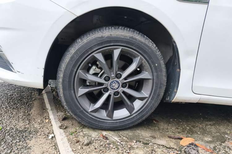 Used BYD Qin 2019 1.5L Automatic Luxury Model Left Front Wheel Hub