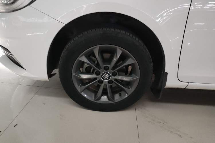 Used BYD Qin 2019 1.5L Automatic Prestige Model Left Front Wheel Hub