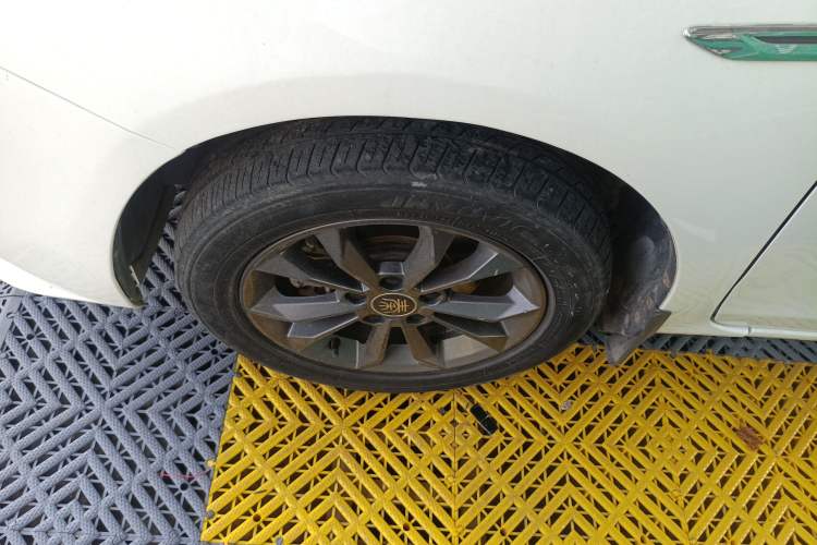 Used BYD Qin 2019 1.5L Automatic Luxury Model Left Front Wheel Hub