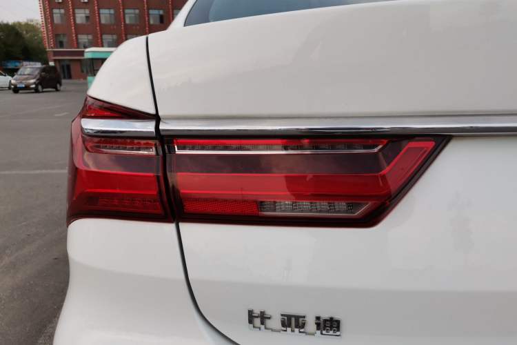 Used BYD Qin 2019 1.5L Manual Luxury Version Left Rear Taillight