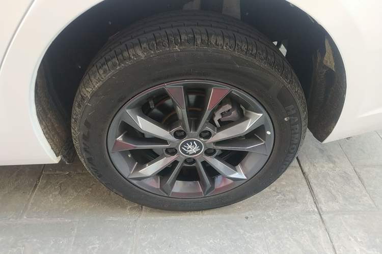 Used BYD Qin 2019 1.5L Automatic Prestige Model Left Rear Wheel Hub