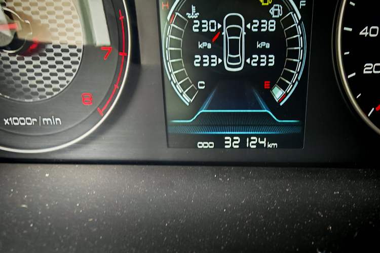 Used BYD Qin 2019 1.5L Automatic Luxury Model Odometer Close Up