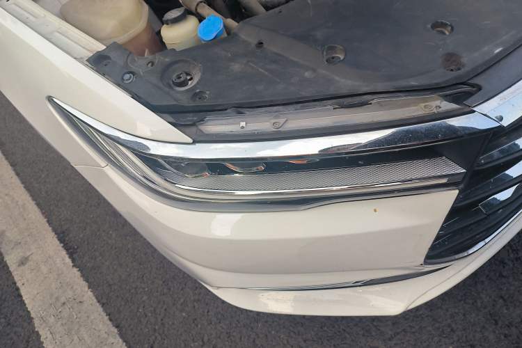 Used BYD Qin 2019 1.5L Manual Comfort Version Right Front Headlight