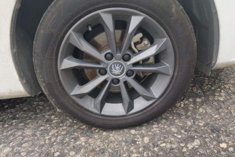 Used BYD Qin 2019 1.5L Automatic Luxury Model Right Front Wheel Hub
