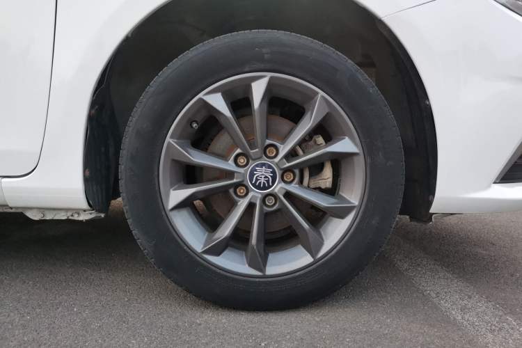 Used BYD Qin 2019 1.5L Manual Luxury Version Right Front Wheel Hub