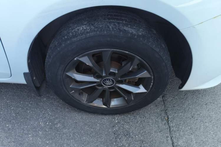 Used BYD Qin 2019 1.5L Automatic Luxury Model Right Front Wheel Hub