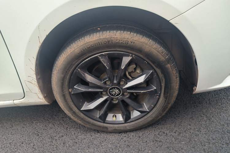 Used BYD Qin 2019 1.5L Manual Comfort Version Right Front Wheel Hub