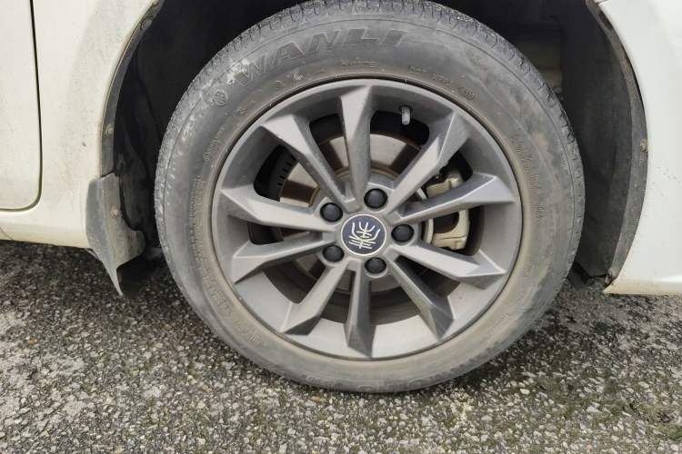 Used BYD Qin 2019 1.5L Automatic Luxury Model Right Front Wheel Hub