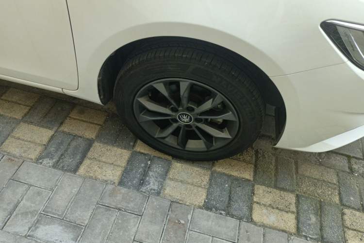 Used BYD Qin 2019 1.5L Automatic Luxury Model Right Front Wheel Hub