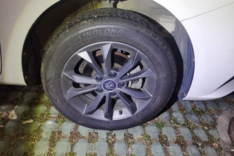 Used BYD Qin 2019 1.5L Automatic Luxury Model Right Front Wheel Hub