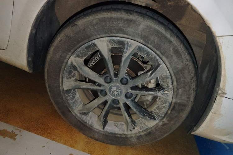 Used BYD Qin 2019 1.5L Automatic Luxury Model Right Front Wheel Hub