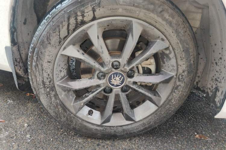 Used BYD Qin 2019 1.5L Automatic Luxury Model Right Front Wheel Hub