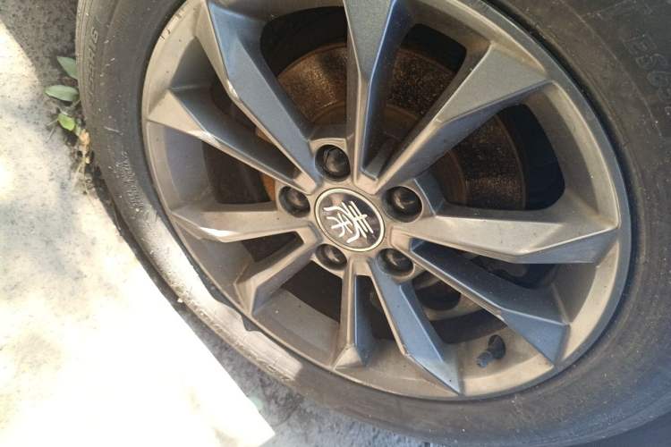 Used BYD Qin 2019 1.5L Automatic Prestige Model Right Front Wheel Hub