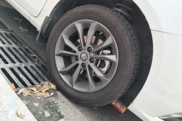Used BYD Qin 2019 1.5L Automatic Prestige Model Right Front Wheel Hub